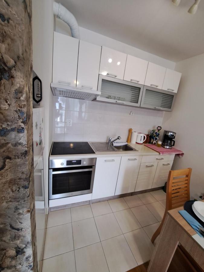 Mariposa, Apartment With Balcony, Private Parking In The Garage, Near The Biggest Shopping Center Mall Of Split Dış mekan fotoğraf