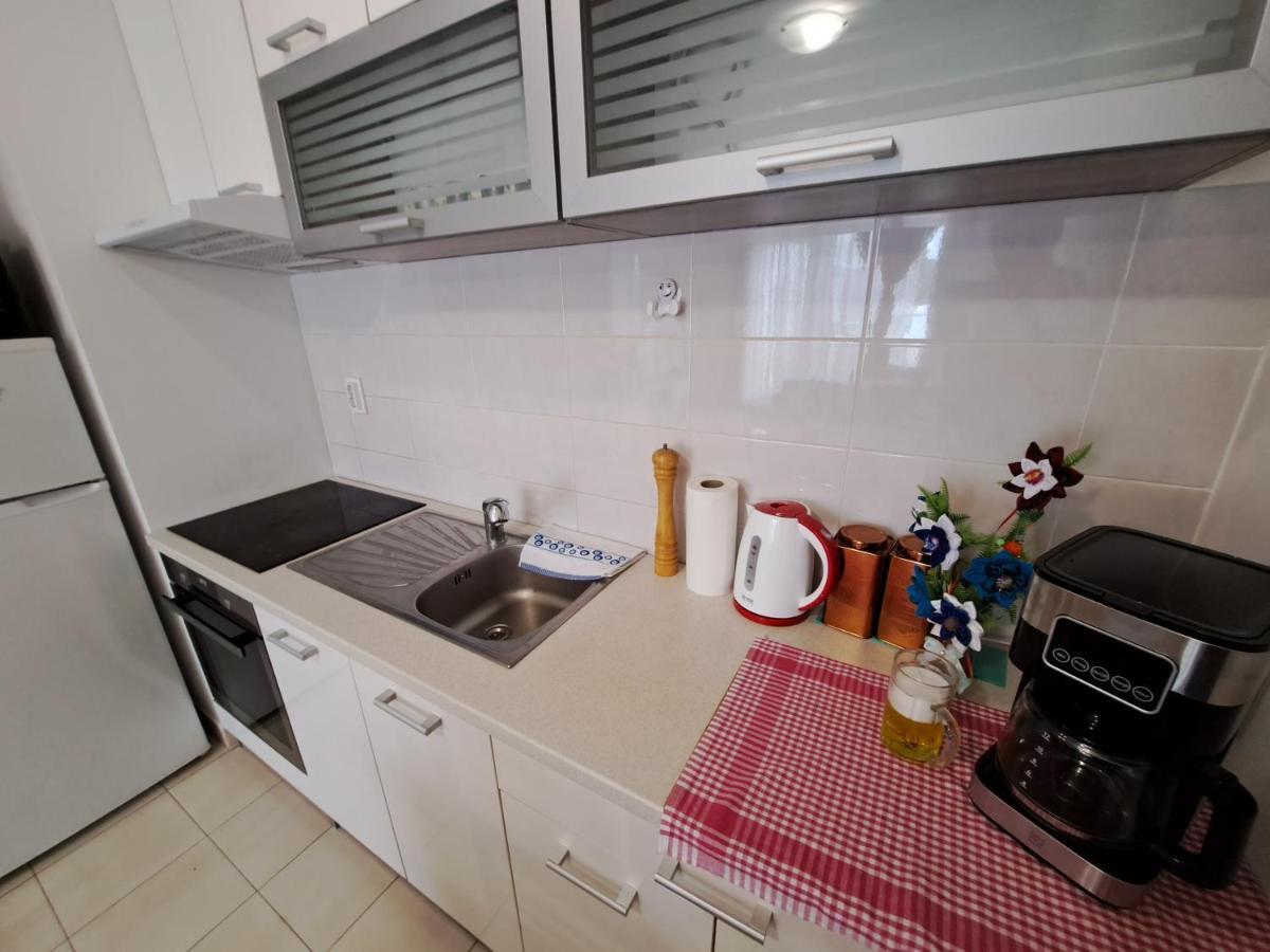 Mariposa, Apartment With Balcony, Private Parking In The Garage, Near The Biggest Shopping Center Mall Of Split Dış mekan fotoğraf
